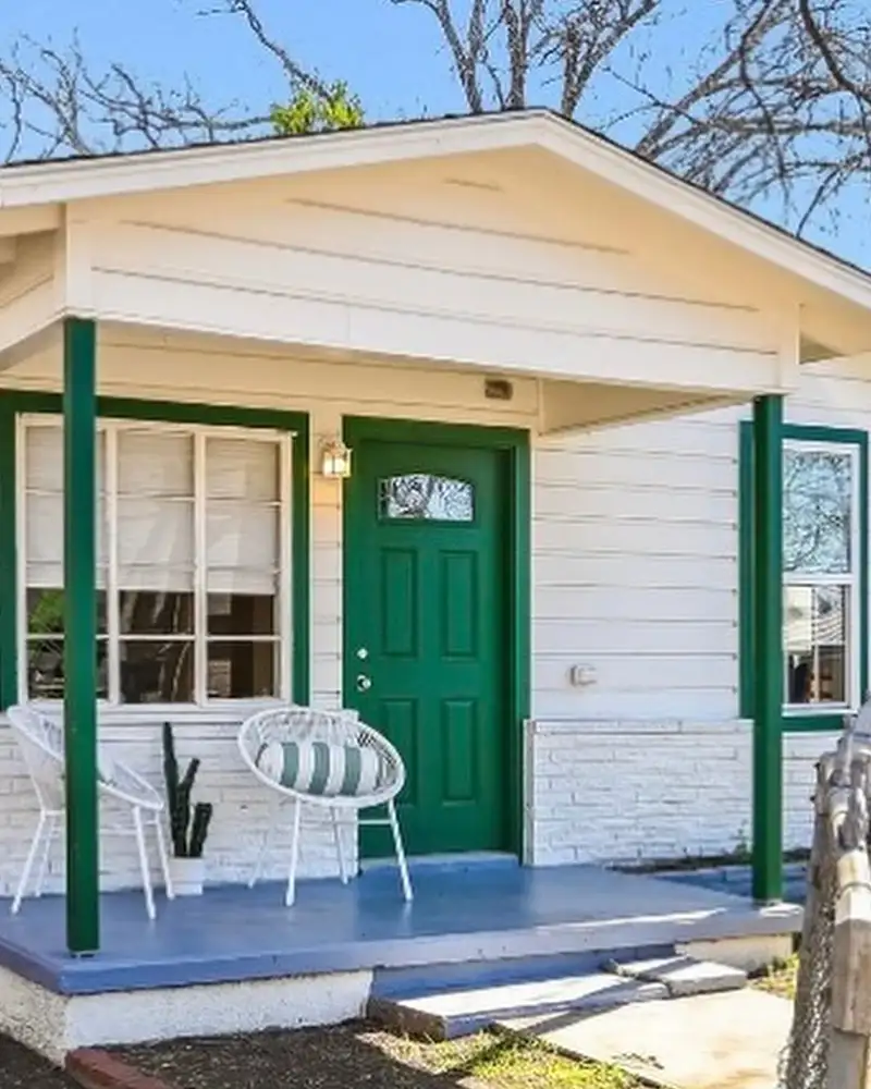 Hunter Green door
