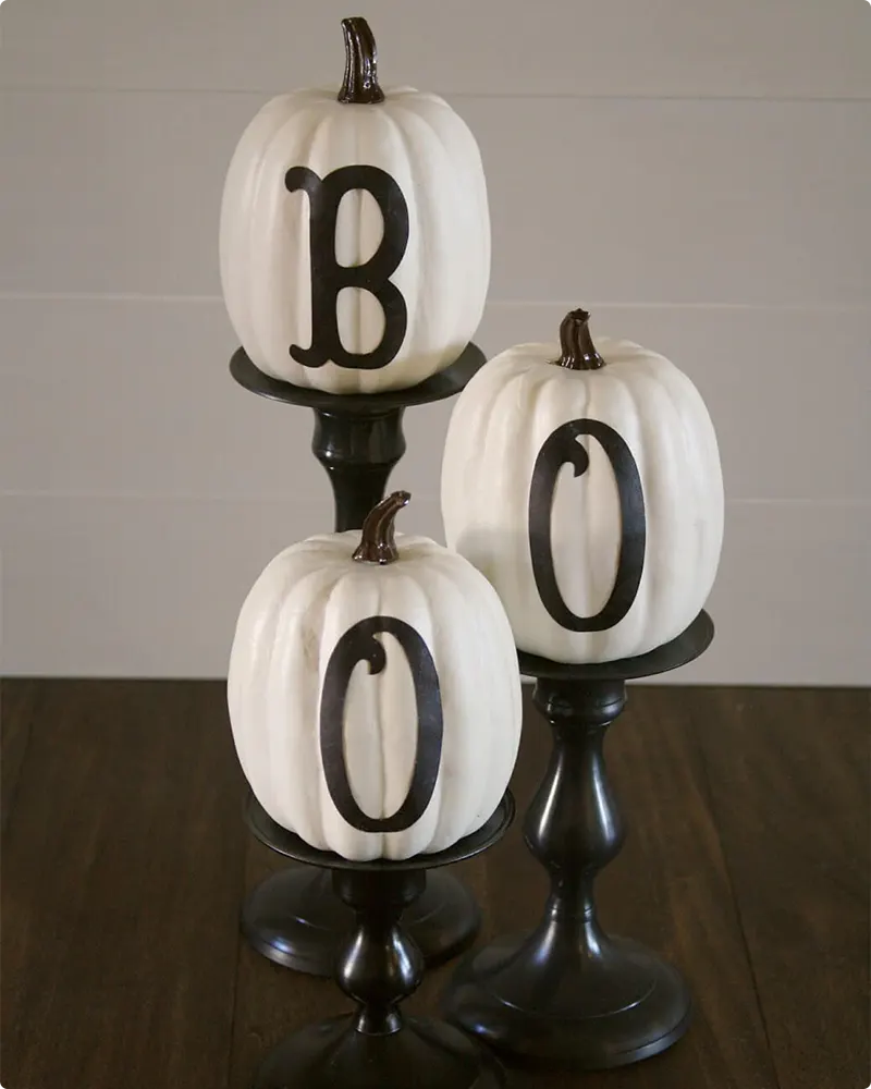 Stylish ‘Boo Haute’ Halloween Display