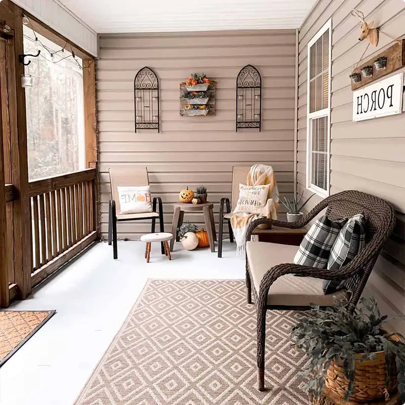 Warm Wood Farmhouse Railing That Feels Straight Out of a Country Dream