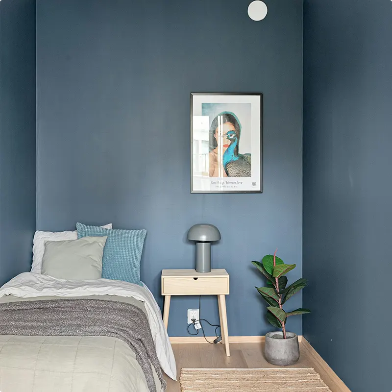 A Cozy, Minimalist Pod in Navy Blue